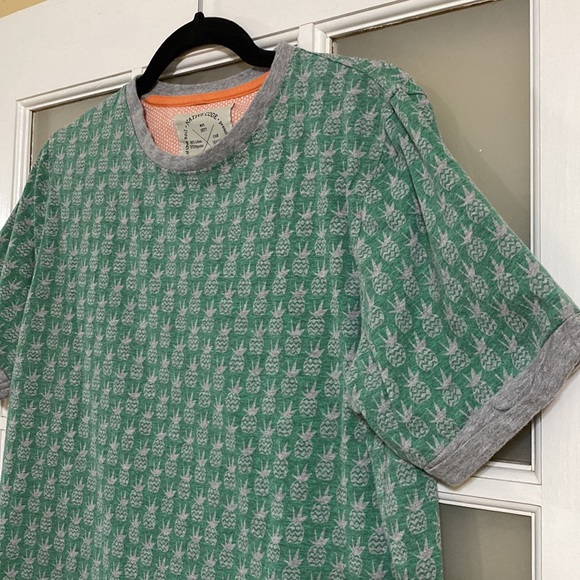 Native Code šPineapple Shirt - Picture 2 of 6